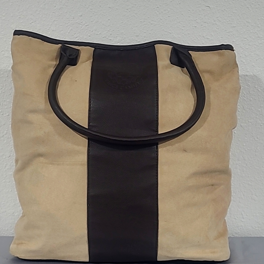Vince Camuto shopper